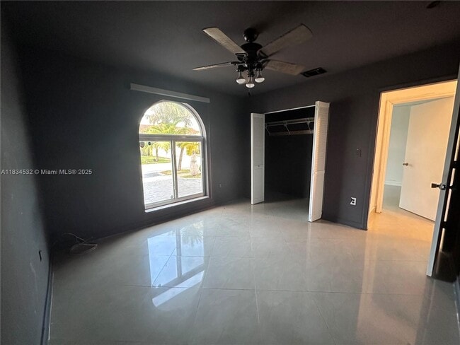 Building Photo - 4908 SW 143rd Ave