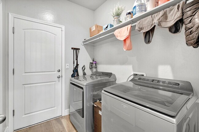 Building Photo - 4133 Sierra Madre Ave