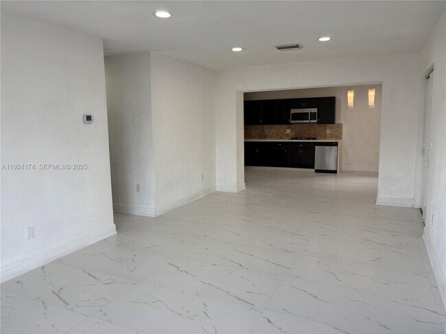 Building Photo - 3500 SW 36th St