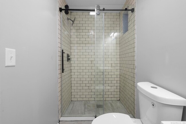 Building Photo - 140 Grand St