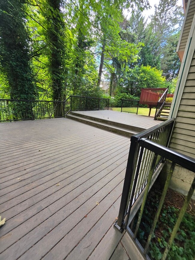 Building Photo - Lovely 4 bedroom Somerset Home in Private Wooded Setting