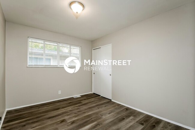 Building Photo - 1575 Loveland Dr