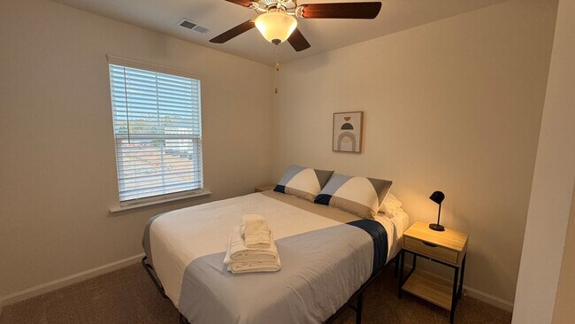 Building Photo - 157 Roxanne Dr