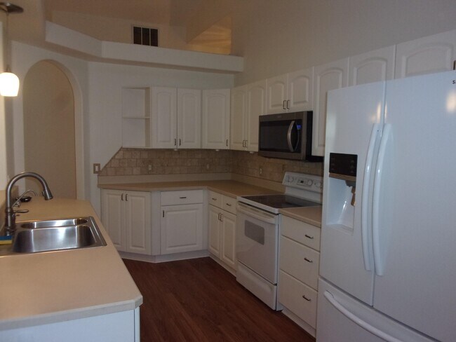 Building Photo - 512 Boxwood Pl