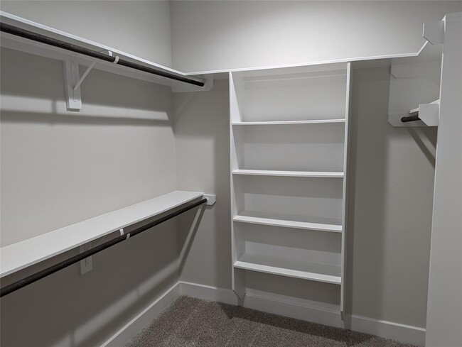 Building Photo - 3344 Pinemont Dr