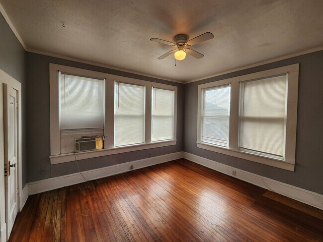 Building Photo - Duplex for Lease!