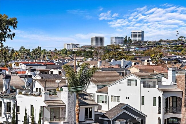 Building Photo - 517 Poppy Avenue, Newport Beach, CA 92625 ...