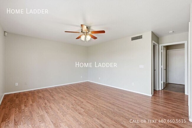 Building Photo - 599 W Country Estates Ave