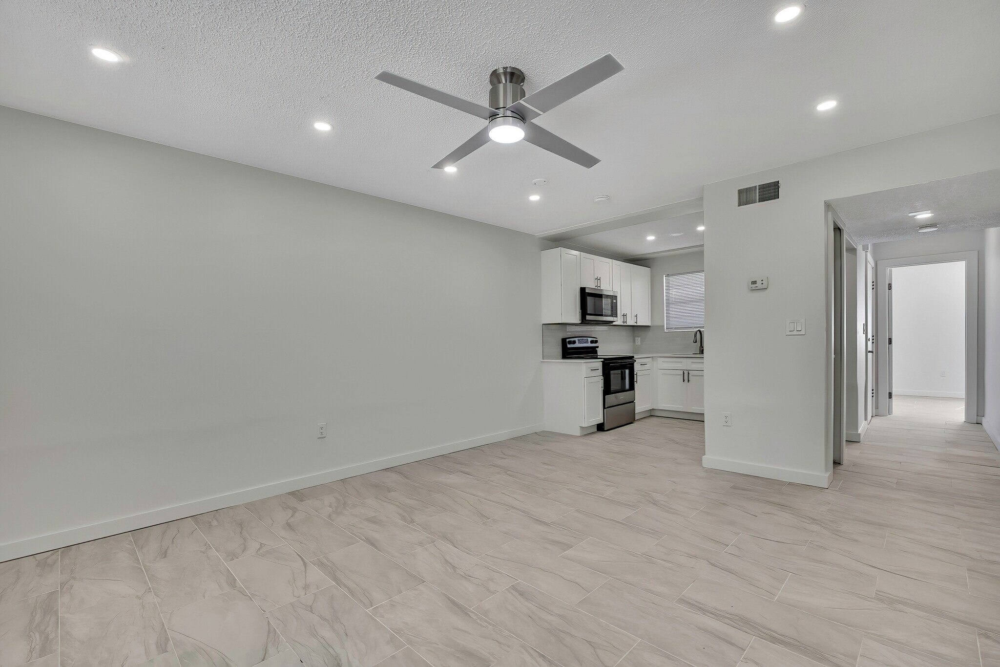 Building Photo - 10981 W Tidewater Cir