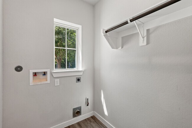 Building Photo - 706 Santa Elena Trail