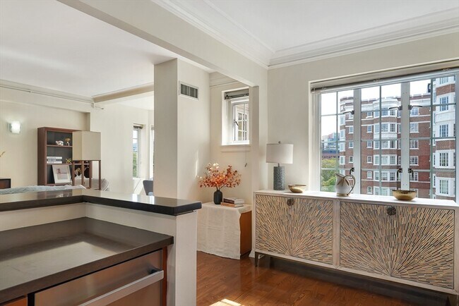 Building Photo - 20 Chapel St