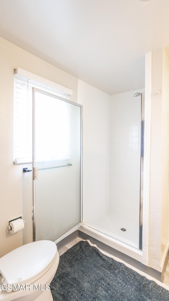 Building Photo - 5901 Hanna Ave