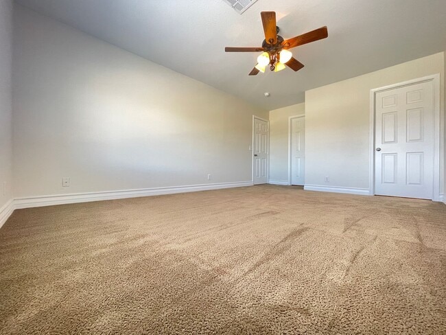Building Photo - Lovely townhome in The Pueblo Village of S...