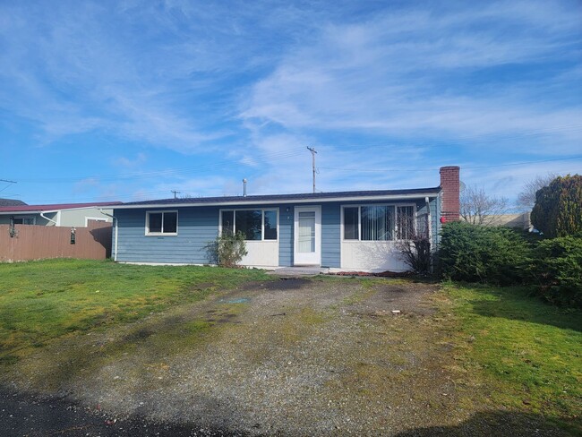Building Photo - Cozy Rambler in Lakewood