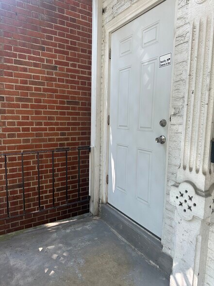 Exterior front door - 926 Diamond Park