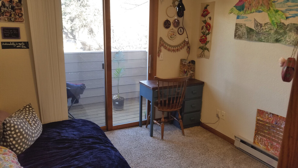 Upstairs study room with balcony - 1010 Remington Street