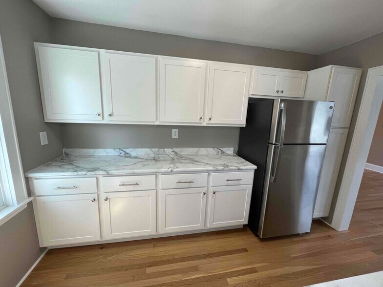 Building Photo - 4416 Verne Ave