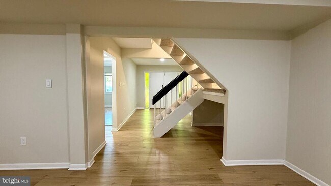 Building Photo - 9506 Miranda Ct
