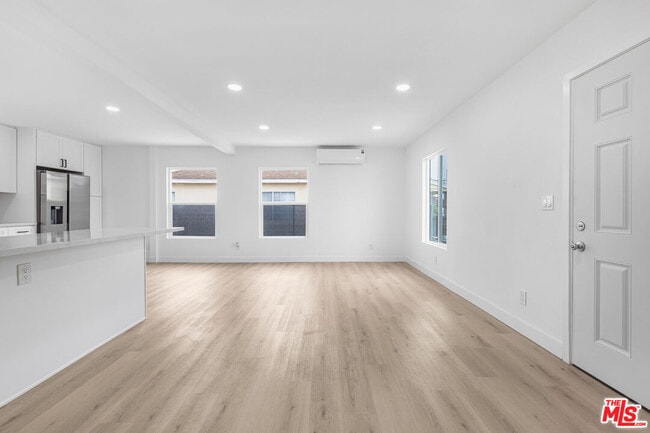 Building Photo - 1613 W 209th St