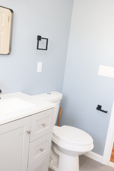 Building Photo - 104 E Gates Ave