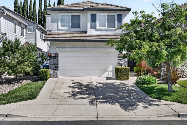 Building Photo - Renovated Court Location Beauty – Spacious 4BD Home Near Pleasant Hill!