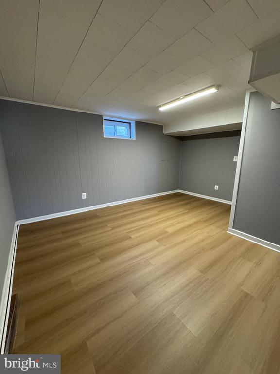 Building Photo - 8031 Wynbrook Rd