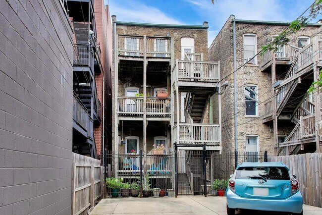 Building Photo - 1729 W Erie St