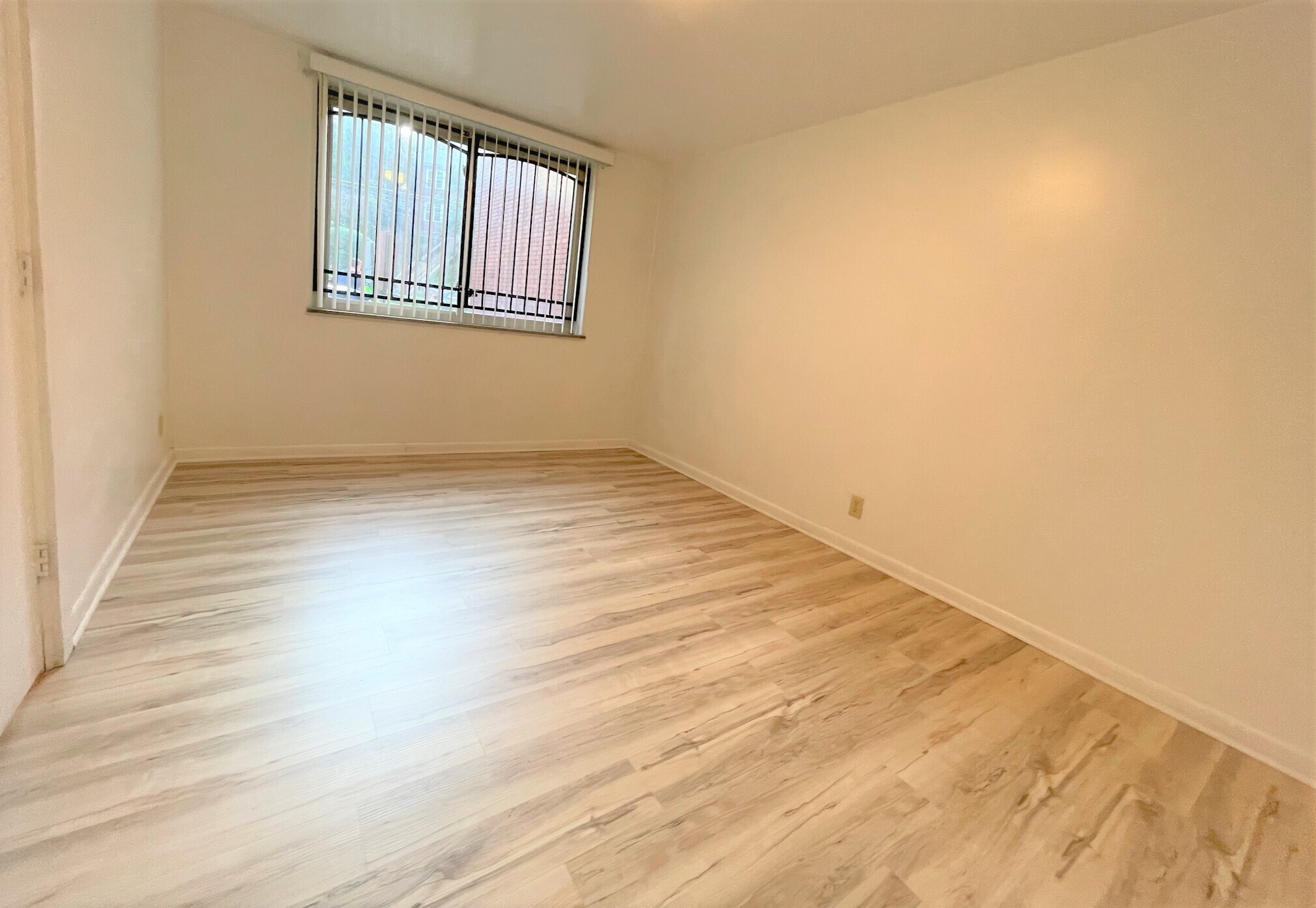 Building Photo - 5712 Phillips Ave