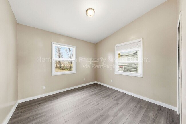 Building Photo - 133 St Thomas Ln