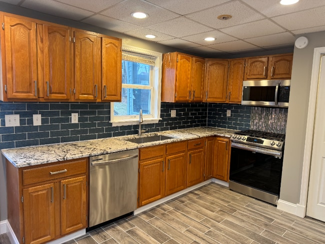 Building Photo - 100 Nesbitt St