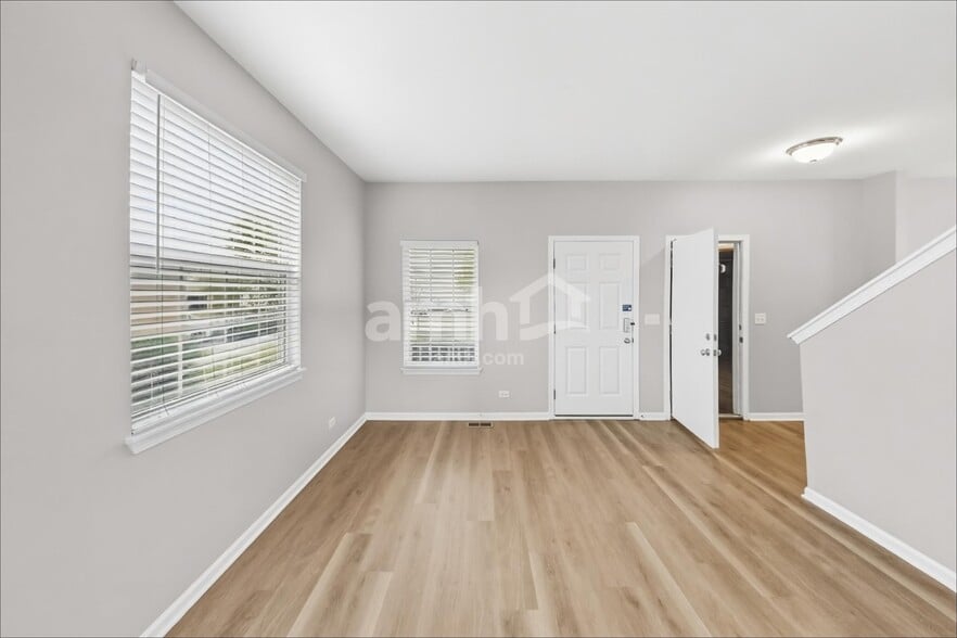 Building Photo - 1204 Stonecrop Ln