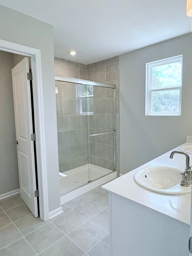 Building Photo - Charming 3 beds 3 baths in New Albany!