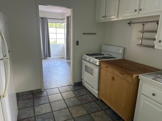 Kitchen - 710 Copeland Ct