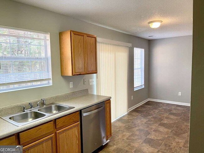 Building Photo - 7104 Merrywood Dr