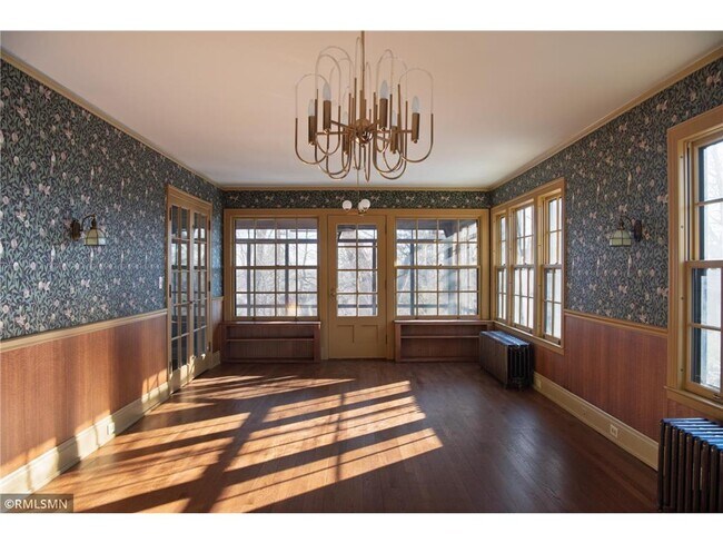 Building Photo - 27 Highview Pl