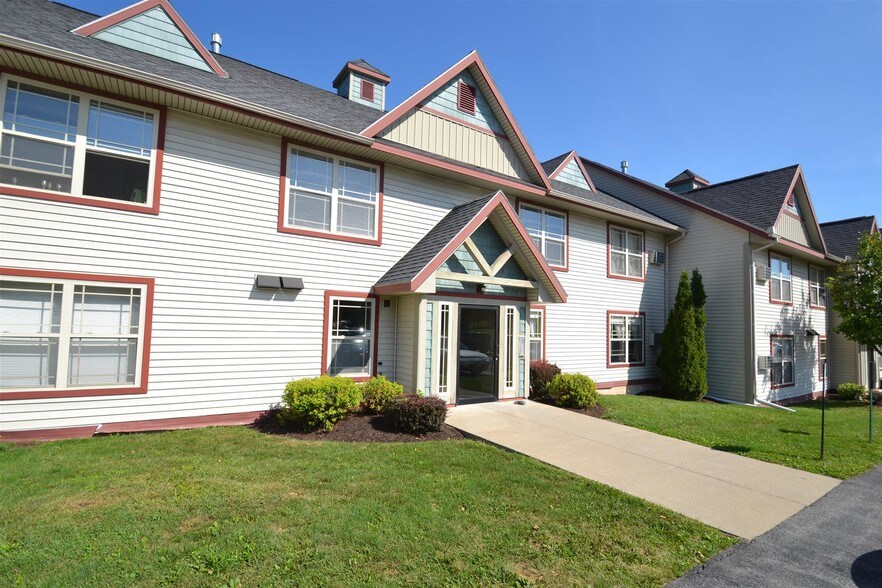 Carriage Garden Apartments 8 Carriage Lane Pl Cazenovia NY 13035