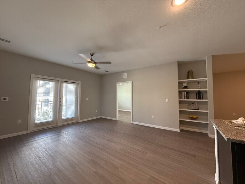 Building Photo - 3144 Gorge Way