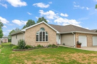 Building Photo - 1910 Calla Dr