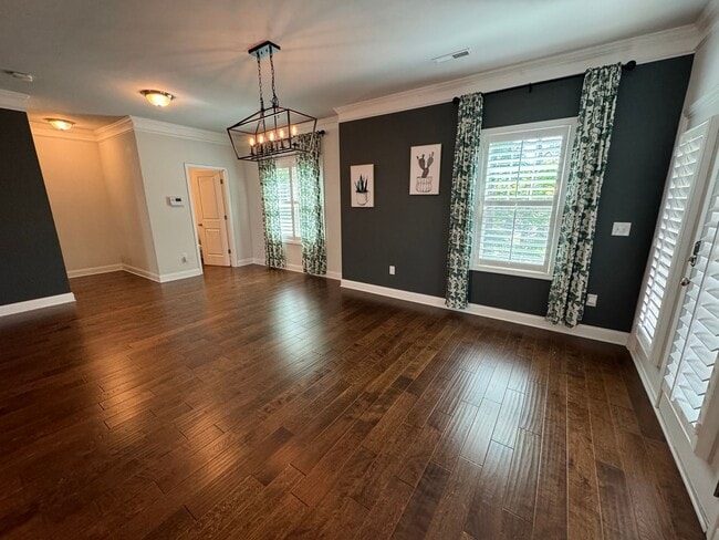 Building Photo - END UNIT 3 Bed | 2.5 Bath Townhouse in Mor...