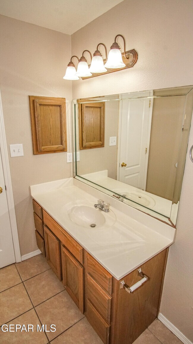 Building Photo - 12841 Tierra Ayala Dr