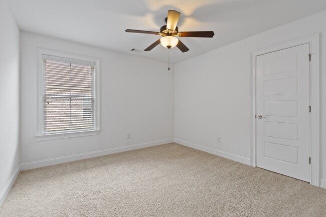 Building Photo - 2442 Snowshill Ln