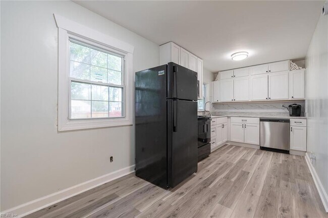 Building Photo - 314 Mohican Dr