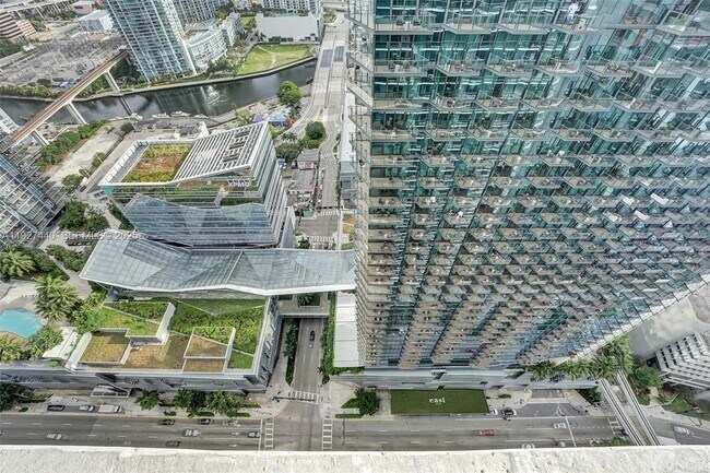 Building Photo - 801 S Miami Ave