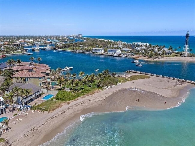 Building Photo - 2600 N Riverside Dr