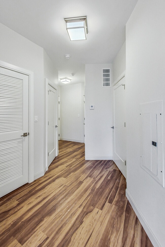 Building Photo - 555 Roger Williams Ave