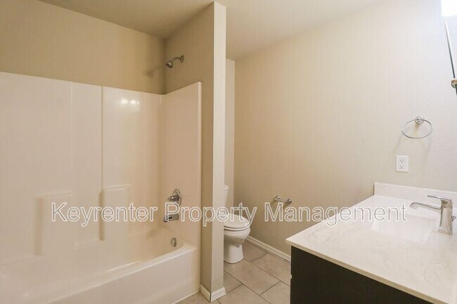 Building Photo - 3543 E 143rd Ct S