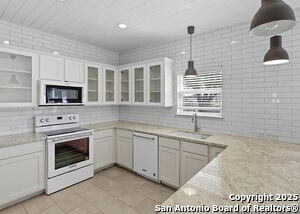 Building Photo - 6323 Myrtle Path