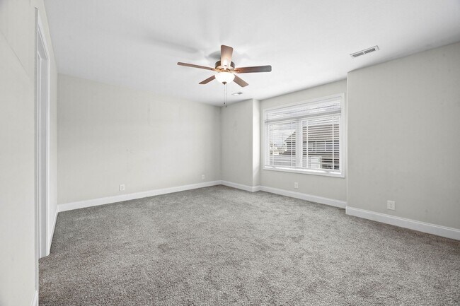 Building Photo - 326 Fallow Cir