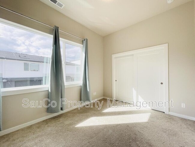 Building Photo - 17153 SW Woodpecker Ln