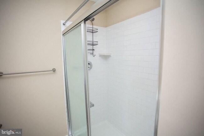 Building Photo - 239 Macoun Way